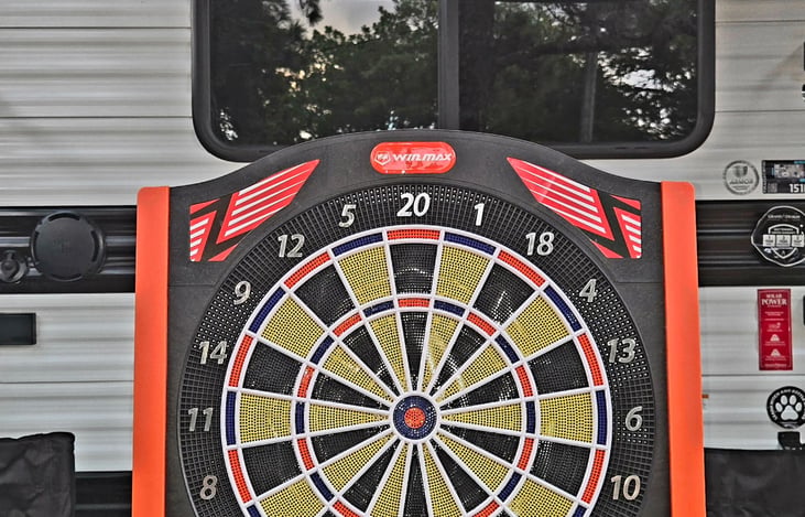 Outdoor dart game