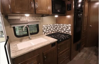 2019 Winnebago Outlook 25J