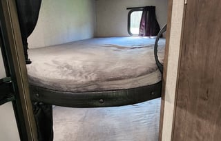 Adventure-Ready Family Camper/Sleeps 7/2021 Jayco