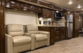 2020 Thor Motor Coach Miramar 35.2