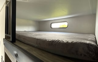 2022 Cherokee Arctic Wolf Suite 3660