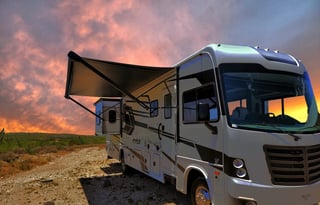2022 FR3 34DS Class-A(Gas) Sleeps Up to 8 + Tent