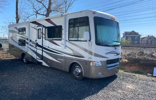 Easy to Drive Thor Hurricane 31G with Bunkbeds