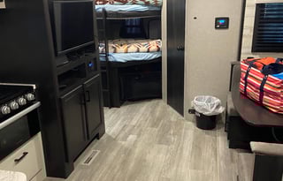 2022 Jayco Jay Feather 24BH