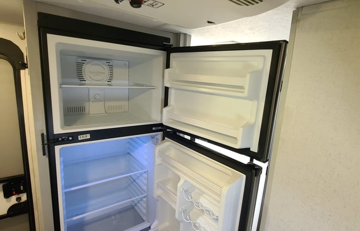 Freezer and fridge space.