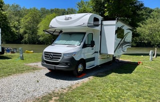 Easy to drive 2021 Jayco Melbourne 24L