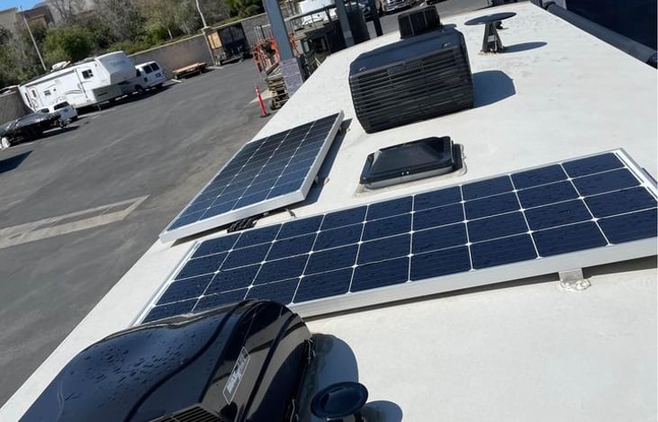 200W Roof Solar Panel with 1800W Inverter