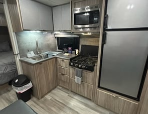 Winnebago Industries Towables Minnie 2801BHS