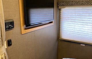 Very Clean! 2017 THOR Four Winds 24 ft. Good Size.