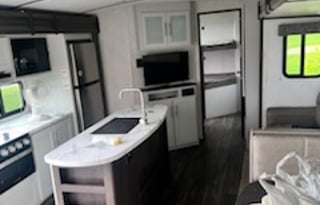 2021 Keystone Bullet 330BHS TT Sleeps 9