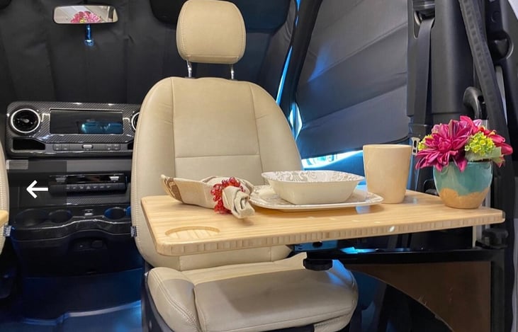 Both seats swivel to face forward