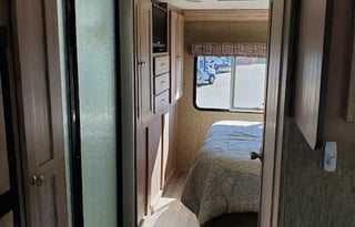 PRISTINE PARADISE-2017 Sunseeker 2860DS