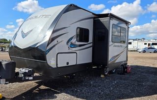 Family-Friendly Dutchmen Aerolite/ Delivery