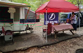 Cozy little Palomino Pony pop-up camper