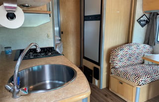 Abbey73 Adventure Winnebago View 23J Sleeps 5