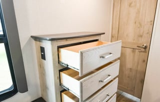 2022 Glamping Keystone Avalanche 5th wheel