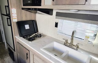 2021 Gulf Stream RV Envision 18RBD