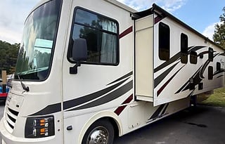 "Duke" - Our Spacious Class A Motorhome