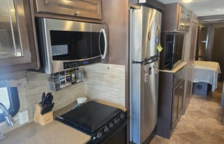 2 Baths, Washer/Dryer, 2 A/Cs, King Bed, Sleeps 6