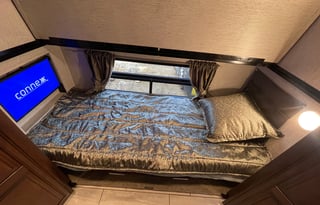 LUXURY RV