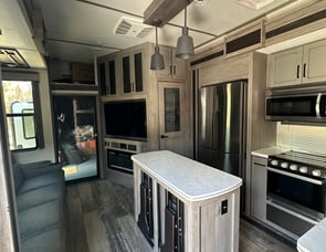 Keystone RV Raptor 352