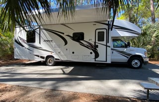 Easy to drive RV, family road trip!