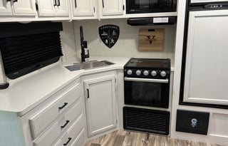 2023 Venture RV SportTrek Touring Edition 272VRK