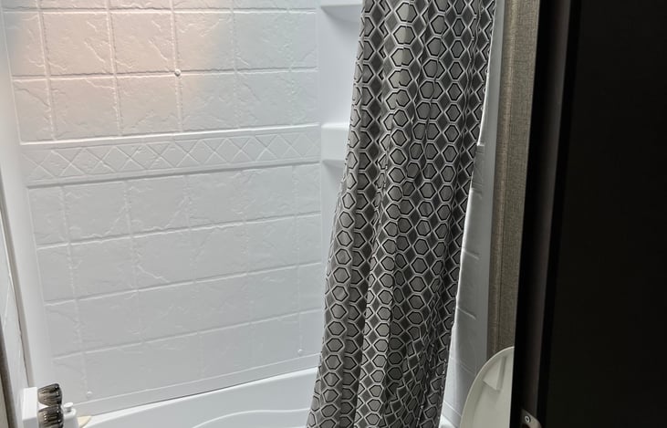 2021 Jayco Jayflight Shower