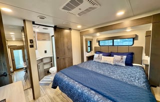 Roamer - 2023 Alliance RV Valor