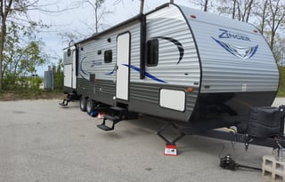 2017 CrossRoads RV Zinger ZR333DB