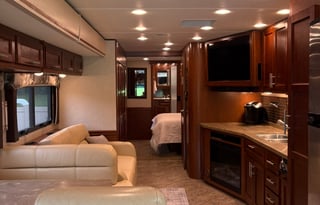 Family Fun! RV | Bunks | Generator | Easy to Drive