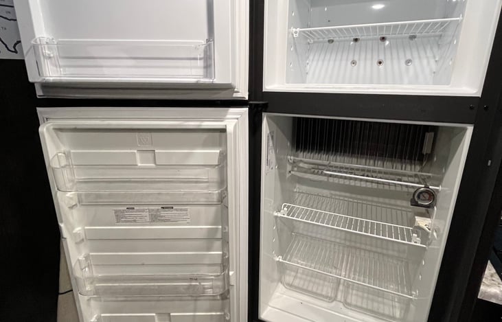 Good size fridge & freezer