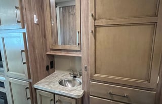 Luxury Family RV • Sleeps 7 • Fully Stocked
