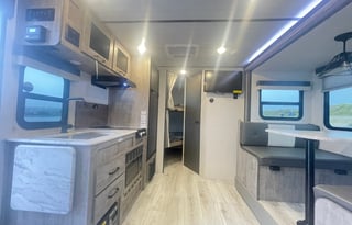 2023 BRAND NEW! Ultra light & easy-to-tow! Sleeps8