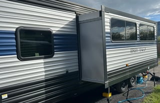 2022 Fully Loaded Cherokee Grey Wolf 26DBH-L