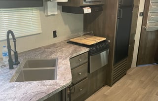 30ft family size getaway/evacuation camper