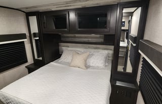 2022 Jayco Jay Feather 27BHB