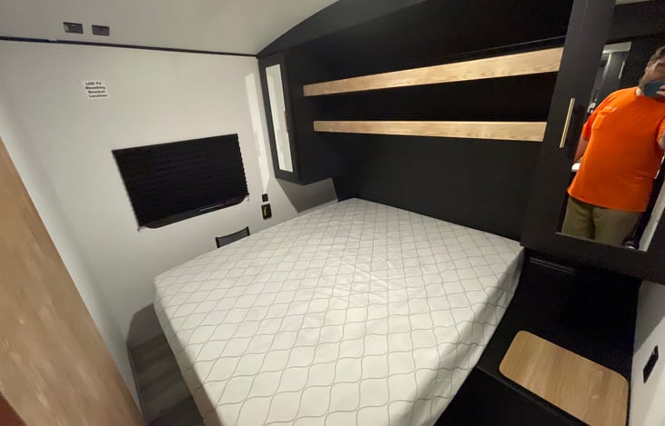 wall fan and roof vent fan in front bedroom.