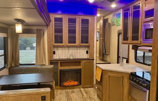 HOME AWAY FROM HOME 2018 Sabre...Will DELIVER & SET UP