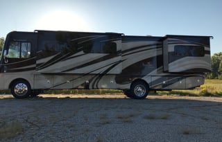 5 Stars and Fit for a King-2015 Bounder Classic