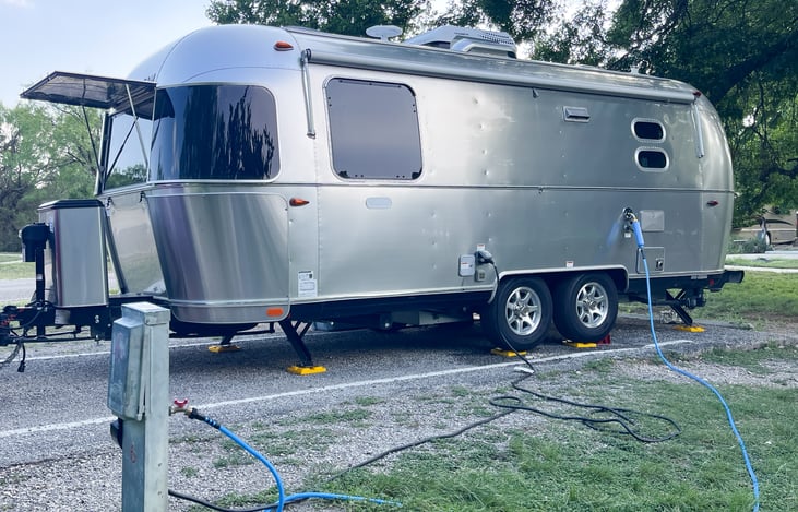 Easy to hook up water and electricity.