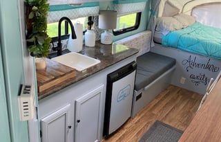 2012 Charming Mobile Air B&B