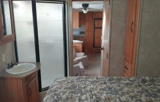 Family friendly, stocked keystone fifth wheel