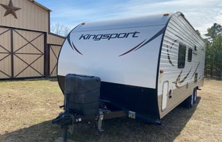 Bunkhouse - Cozy Camper! Sleeps 5-7