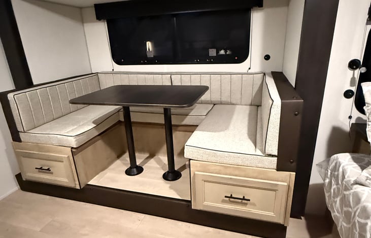 Dinette - turns to bed