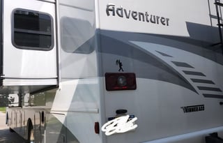 Large RV with 2 bathrooms