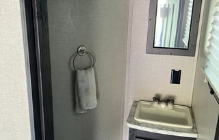 Bumper pull toy hauler