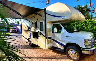Thor Motor Coach Four Winds 24 Ft.- EARLY PICK UP
