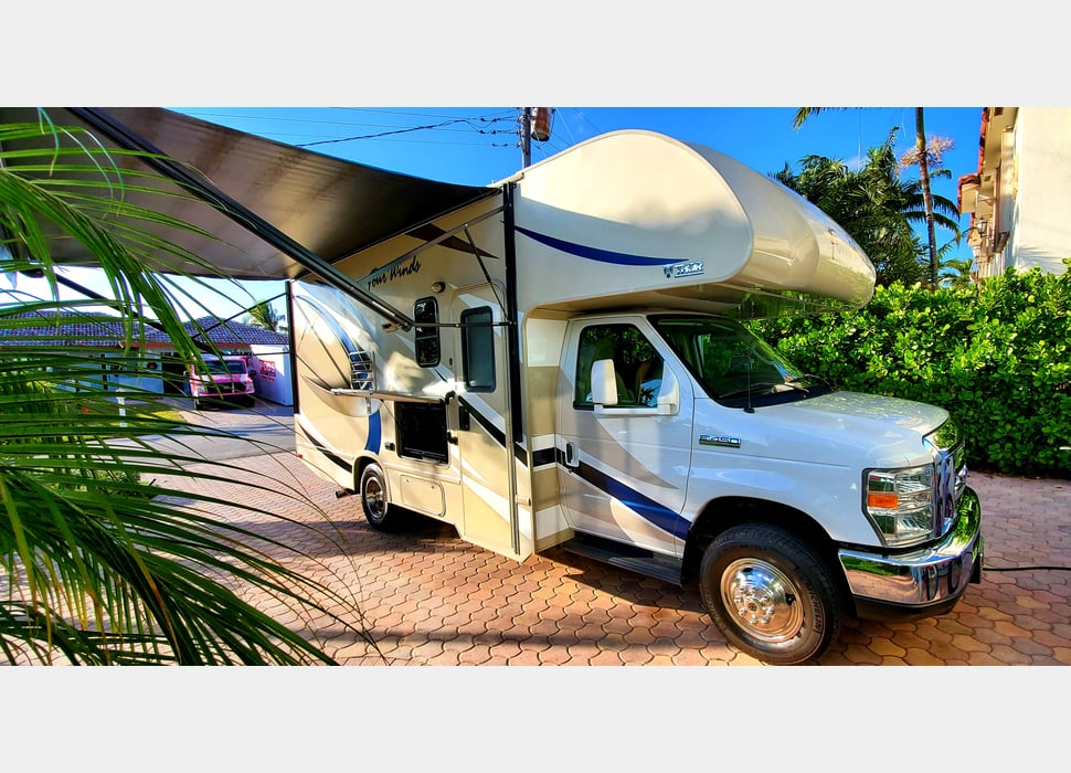 Class C Motor Home rentals in Saint Cloud