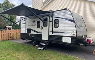 EZ TO TOW, FULLY STOCKED 2021 Keystone Mini
